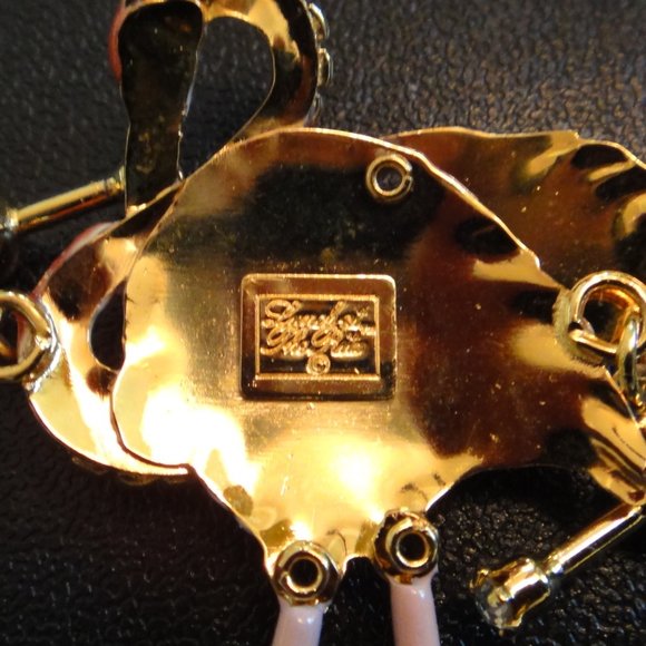 Bracelet or Pin Option - Picture 5 of 8